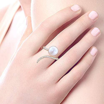 14K Yellow Gold Pave Diamond & Cultured Pearl Ring